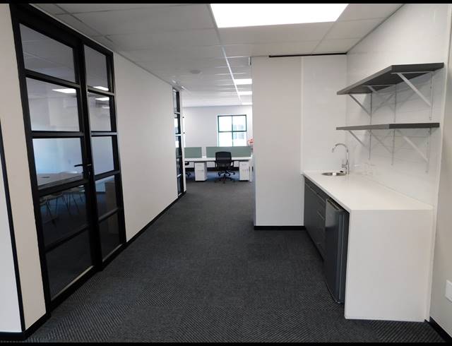 130M² OFFICE TO LET IN HYDE PARK